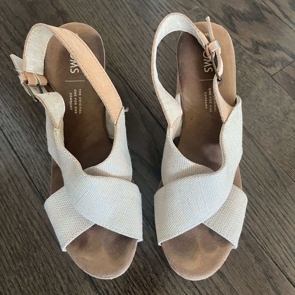 Toms Women's Crisscross Wedge Sandals in Beige/Tan